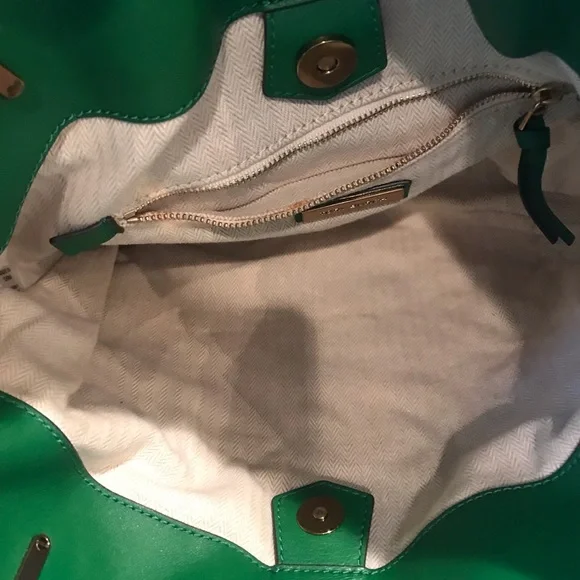 Authentic Tory Burch emerald green shoulder bag - Picture 5 of 12